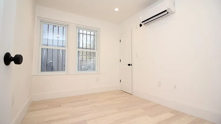 Rented by Nooklyn NYC LLC | media 30