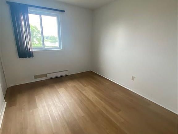3rd image of 220 Kenyon St W #209