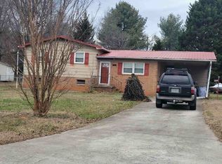 3615 33rd Ave NE, Hickory, NC 28601