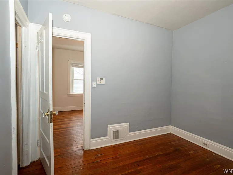11 Hoyt St — Photo 21