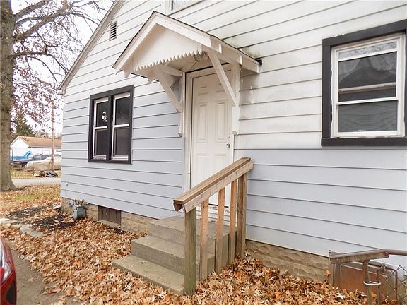 3rd image of 818 E Lawrence Ave