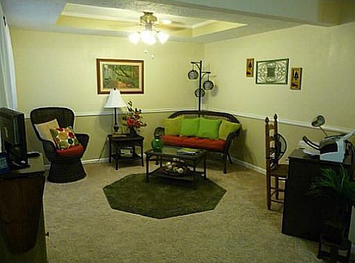 4th image of 2808 Broadmoor Dr
