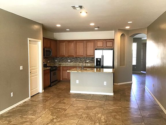 4th image of 8335 N Willow View Dr