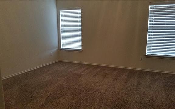 4th image of 1525 Brandon Dr
