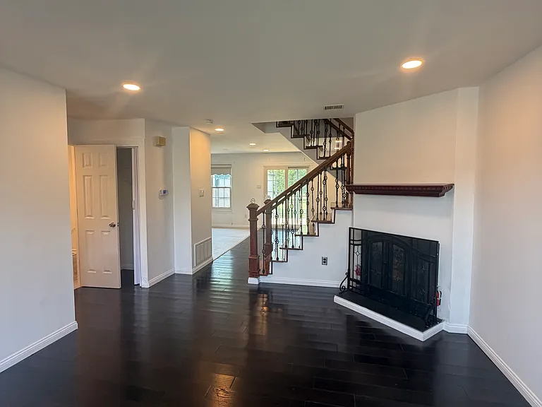 8426 Brunswick Pl — Photo 12