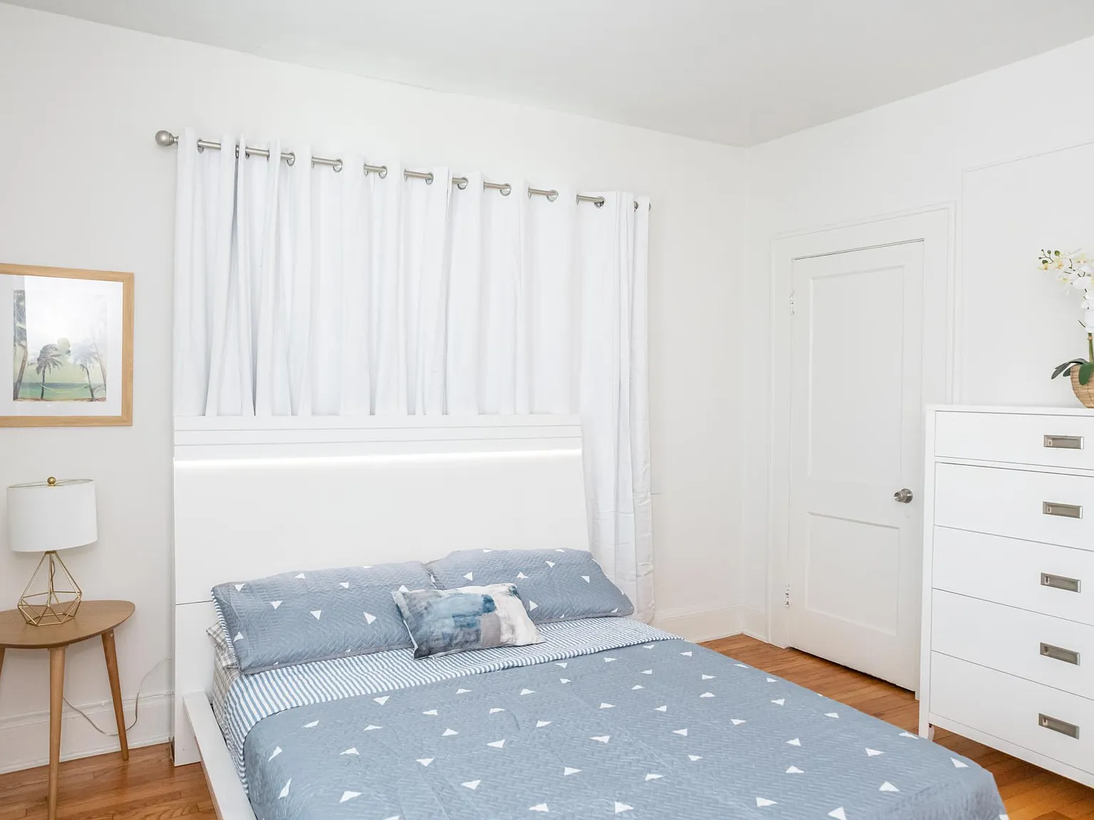 2 bed, 750 sqft, $2,200 — Photo 4