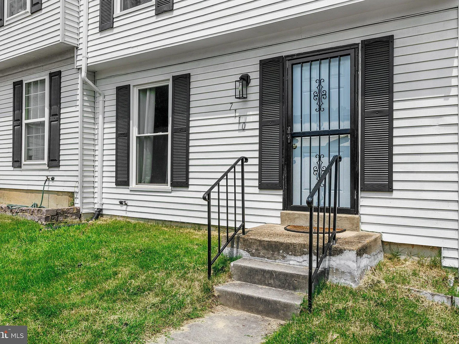 4 bed, 3.5 bath, 2160 sqft, $3,100 — Photo 3