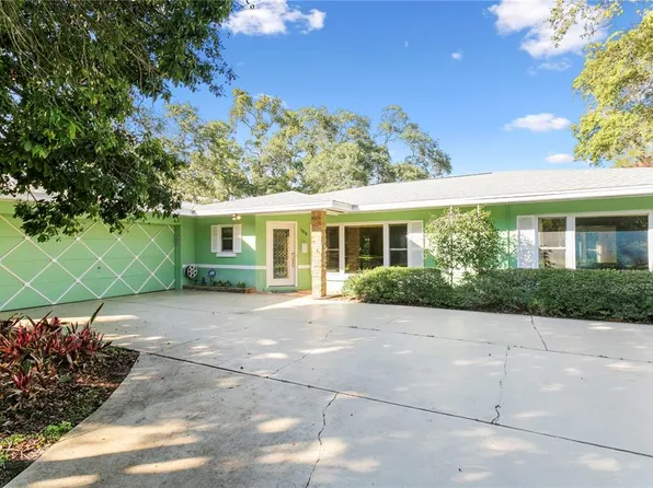 1515 Serpentine Dr S, Saint Petersburg, FL 33705