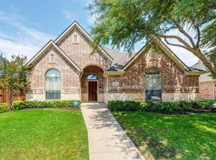 8205 Regency Dr, North Richland Hills, TX 76182
