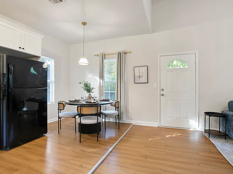 987 Dimmock St SW #2 — Photo 9