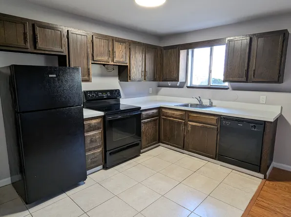 36 Hart Cir APT 1, Waterbury, CT 06705