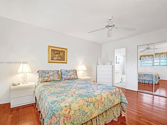 5th image of 4800 NW 35th St APT 507