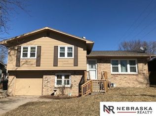 2210 Joyce Cir, Bellevue, NE 68005
