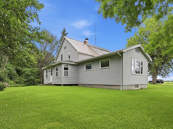 3rd image of 15953 75th St SW