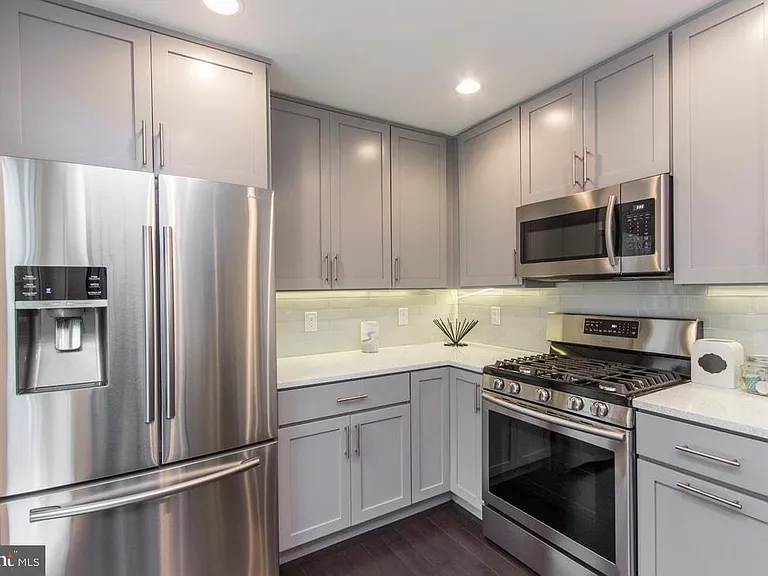 716 S Sartain St #2 — Photo 2