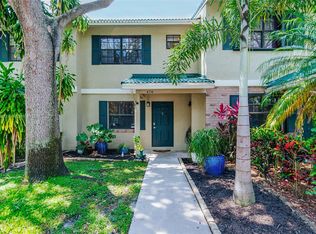 476 Westree Ln, Plantation, FL 33324