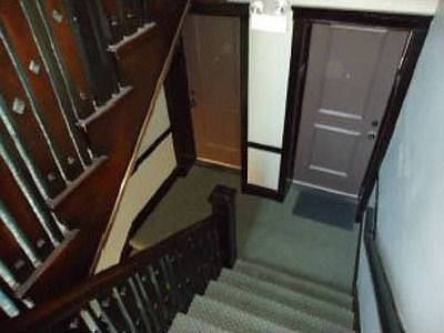 5th image of 634 Hinman Ave #40