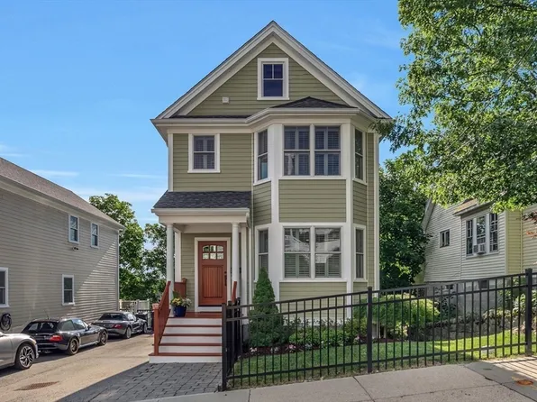 27 Beryl St, Roslindale, MA 02131