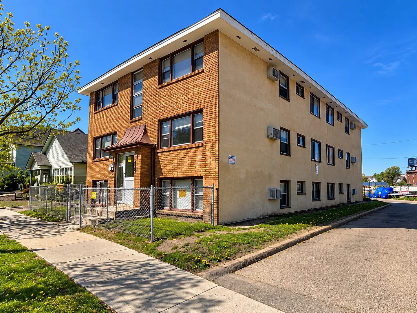 1810 Portland Avenue South — Photo 1