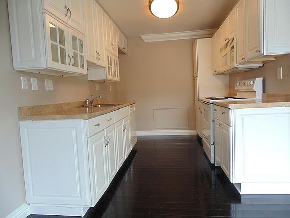 Light and bright kitchen