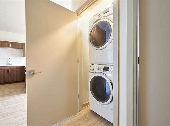 5th image of 4811 Woodrow Ave #207