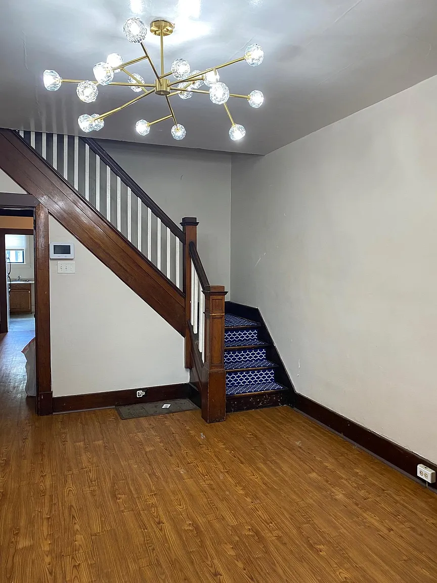 608 Broadway Ave photo 1