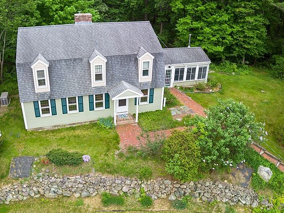 5th image of 260 Crescent St