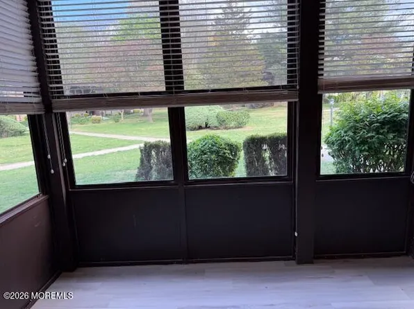 113 Amberly Drive #F, Manalapan, NJ 07726