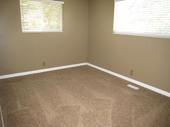 4th image of 2476 E Quail Hollow Dr