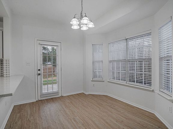 5th image of 1215 Hidden Oaks Dr