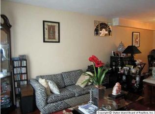 23 Theater Ln, Staten Island, NY 10304
