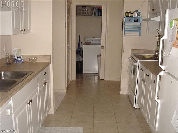 2nd image of 829 Wolverine St E