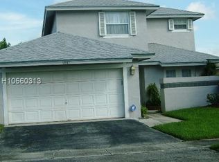 9941 SW 11th St, Hollywood, FL 33025