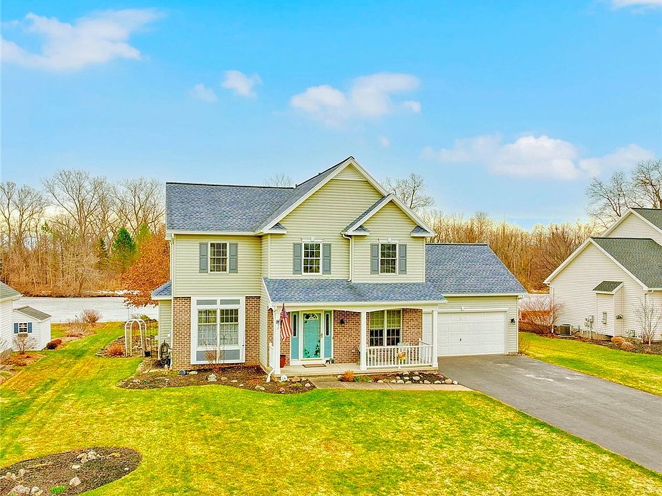 1st image of 8 Leah Ln