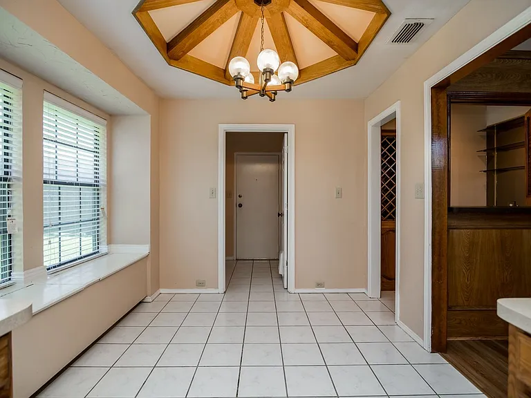 3624 Amanda Cir — Photo 11