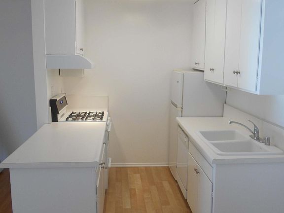 205 KITCHEN