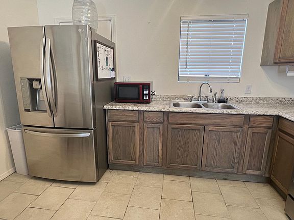 3rd image of 7711 Adobe Dr