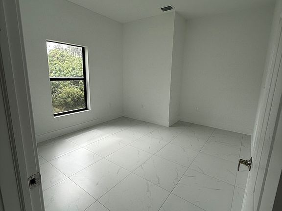 4th image of 710 Ichabod Ave S