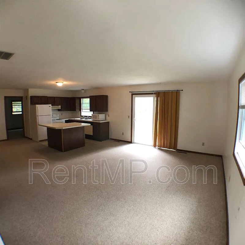 806-812 Bradley — Photo 2
