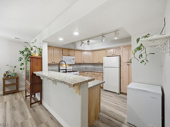 2nd image of 7950 W Flamingo Rd Unit 1017