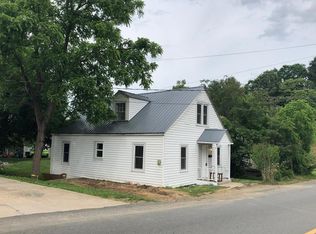 402 McArthur St, Galax, VA 24333