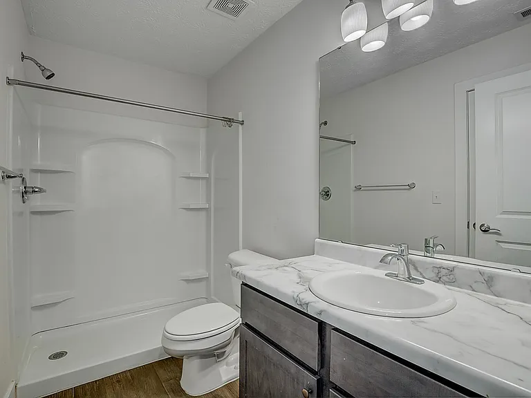 603 Court Yard Ln — Photo 6