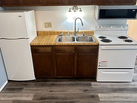 4th image of 1004 S College St