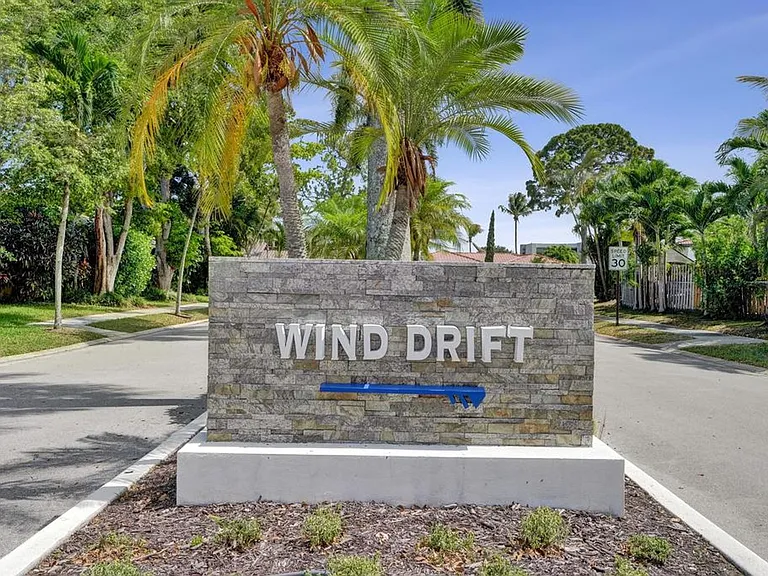 5569 Wind Drift Ln — Photo 5