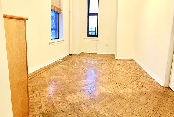 Rented by Luxor Homes & Investment Realty | media 50