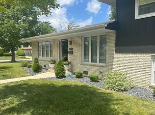 9945 Menard Ave, Oak Lawn, IL