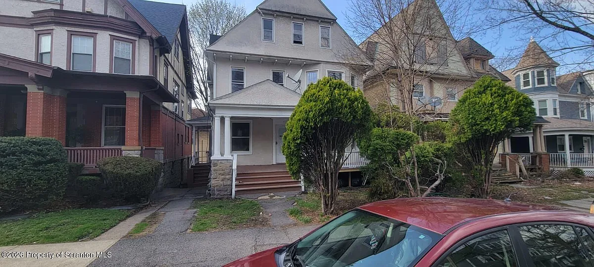 Building Photo - 807 Monroe Ave