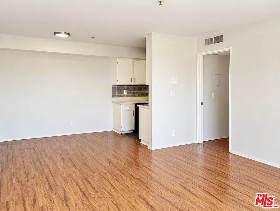 2 bed, 2.0 bath, $2,185 — Photo 3