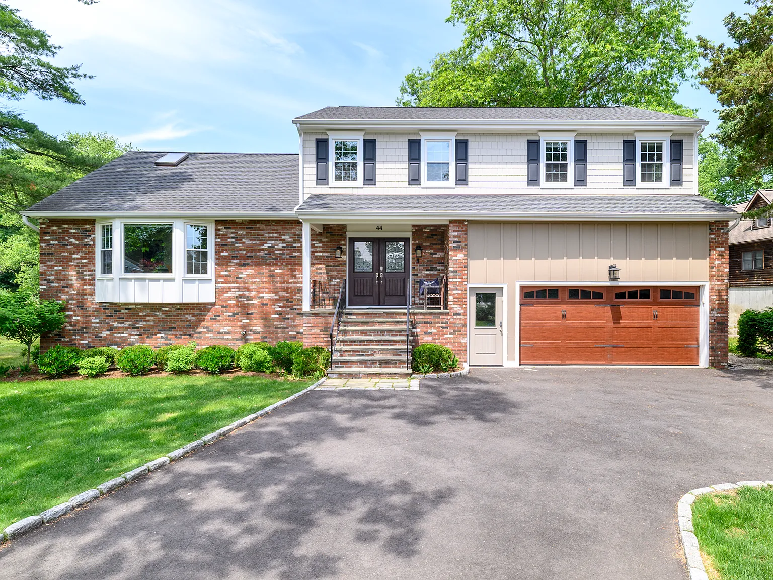 6 bed, 3873 sqft, $7,300 — Photo 1