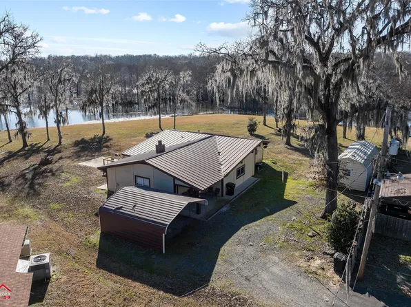 374 Evangeline Dr, Elm Grove, LA 71051